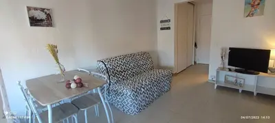 Télévision ou salle de divertissement dans l'établissement studio proche gare et ville