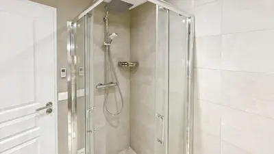 Salle de bains dans l'établissement Luxurious 3-Bedroom Apartment in Heart of Cannes