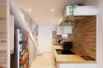 Cuisine ou kitchenette dans l'établissement Upstays Quiet 56m² House Cannes