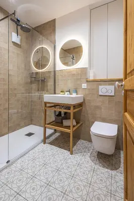 Salle de bains dans l'établissement Séjour de luxe au Vieil Antibes & proche plage