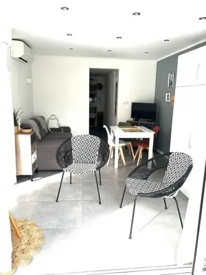 Télévision ou salle de divertissement dans l'établissement Studio Le Saint Honorât Juan les pins