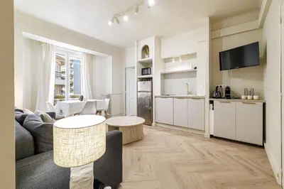 Cuisine ou kitchenette dans l'établissement Cannes banana apartment