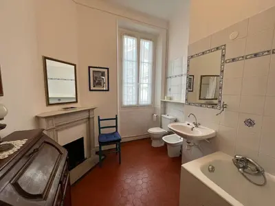 Salle de bains dans l'établissement A005 Spacious and bright apt close to Croisette