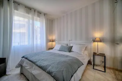 Un ou plusieurs lits dans un hébergement de l'établissement REF 1482 - Cannes Back Croisette - Apartment for rent
