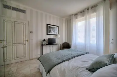 Un ou plusieurs lits dans un hébergement de l'établissement REF 1482 - Cannes Back Croisette - Apartment for rent