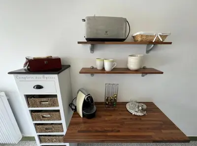 Cuisine ou kitchenette dans l'établissement Cozy one bedroom apartment with balcony and parking