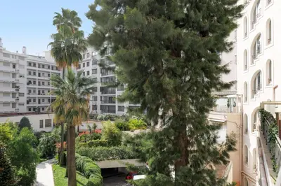 Jardin de l'établissement Palais Miramar YourHostHelper
