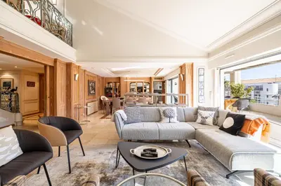 Coin salon dans l'établissement REF 823 - Cannes Center - Duplex apartment for rent