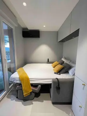 Un ou plusieurs lits dans un hébergement de l'établissement Peaceful new Apartment in heart of French Riviera with Mountain and Pool view