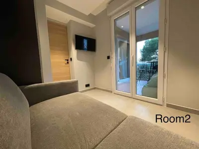 Télévision ou salle de divertissement dans l'établissement Peaceful new Apartment in heart of French Riviera with Mountain and Pool view