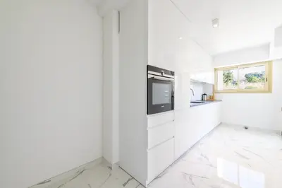Cuisine ou kitchenette dans l'établissement Spacious 2-Br Apartment in a Residence with Pool
