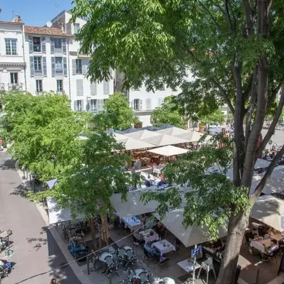 Bright 1BR in the Heart of Old Antibes Place Nationale
