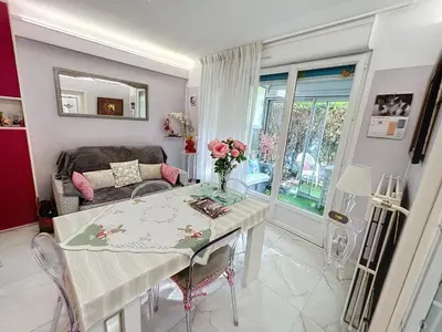 Coin salon dans l'établissement Cosy 1 bedroom Republique 236