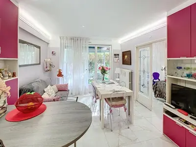 Cuisine ou kitchenette dans l'établissement Cosy 1 bedroom Republique 236