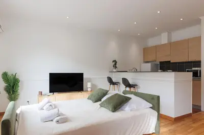 Cuisine ou kitchenette dans l'établissement L'Azuréa - Centre - Plage - Wifi - Climatisation