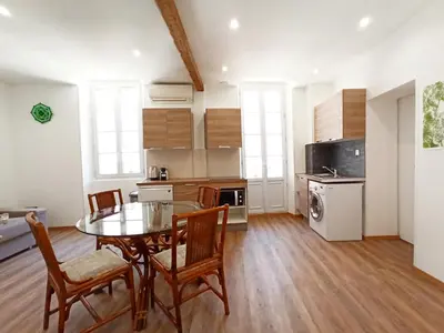 Cuisine ou kitchenette dans l'établissement Viva Riviera 6 Rue Commandant André