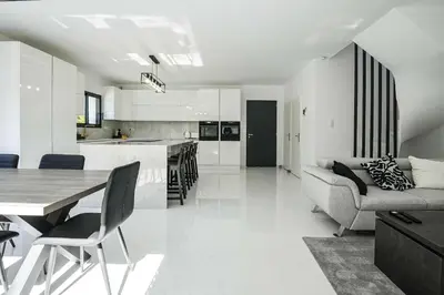 Cuisine ou kitchenette dans l'établissement LX133 Villa jardin, piscine privée et calme absolu