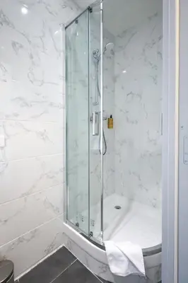 Salle de bains dans l'établissement Cannes Sun, appart'hôtels