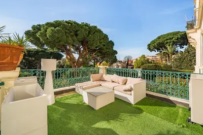 Jardin de l'établissement Prestige Cannes Alexandre III Terrace 2bdr by B'Your Home