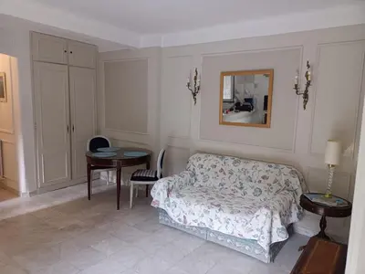 Coin salon dans l'établissement Appartement jardin