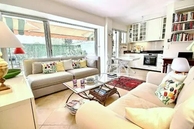 Cuisine ou kitchenette dans l'établissement magnifique 2 pièces parc de la croisette