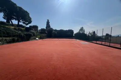 Tennis ou squash au sein de l'appartement ou à proximité