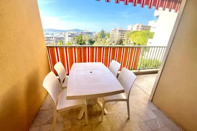 Balcon ou terrasse dans l'établissement JUAN LES PINS - 4 people - swimming pool - tennis