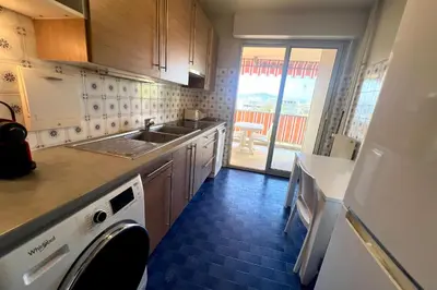 Cuisine ou kitchenette dans l'établissement JUAN LES PINS - 4 people - swimming pool - tennis