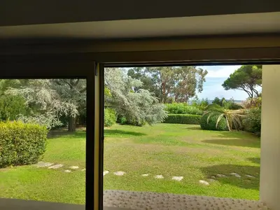 Jardin de l'établissement Studio et chambre sur jardin et mer