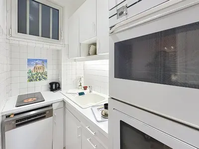 Cuisine ou kitchenette dans l'établissement 1-bedroom apartment with sea view on La Croisette