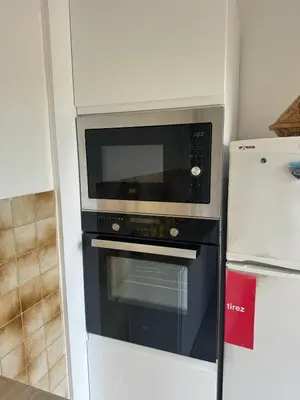 Cuisine ou kitchenette dans l'établissement juan les pins centre proche mer 3 pièces
