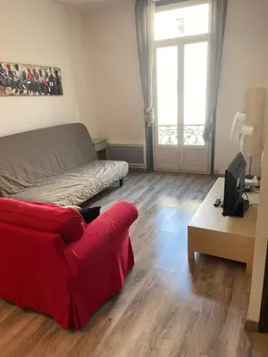 Coin salon dans l'établissement Appartement au cœur du Vieil Antibes
