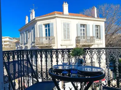 Balcon ou terrasse dans l'établissement Charmant 2P avec Balcon, Proche Centre