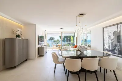 Coin salon dans l'établissement REF 1981 - Cannes sea view apartment Cannes Palm Beach