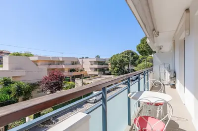Balcon ou terrasse dans l'établissement MALTE-Entrée Cap d'Antibes, perle tout confort - Rare