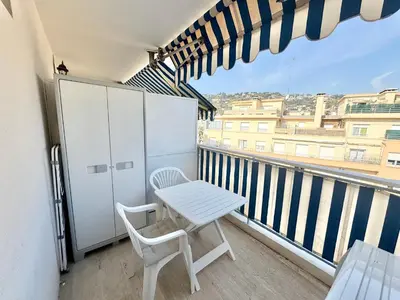 Balcon ou terrasse dans l'établissement Le Doris , studio climatisé proche bord de mer