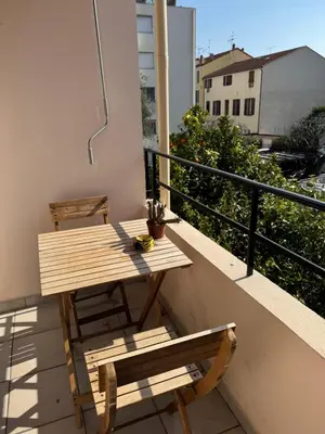 Balcon ou terrasse dans l'établissement L'helios studio au calme centre et mer