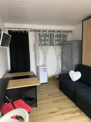 Coin salon dans l'établissement Studio cosy Cannes à 250 m de la plage, pointe Croisette