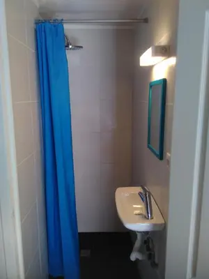 Salle de bains dans l'établissement Crew Lighthouse