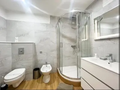 Salle de bains dans l'établissement Appartement, proche du palais des festivals, plage et commerces