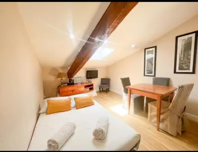 Un ou plusieurs lits dans un hébergement de l'établissement Appartement, proche du palais des festivals, plage et commerces