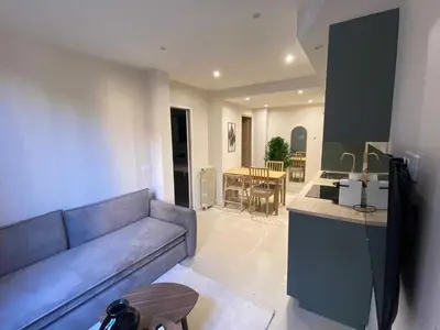 Cuisine ou kitchenette dans l'établissement Modern apartment -2BDR 6P - 300m from the BEACH
