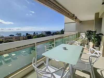 Balcon ou terrasse dans l'établissement Appartement Vue mer