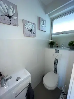 Salle de bains dans l'établissement Bel appartement Vue sur la Marina Classé 3 étoiles