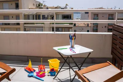 Balcon ou terrasse dans l'établissement Évasion Pointe Croisette, vue mer, plage à une minute