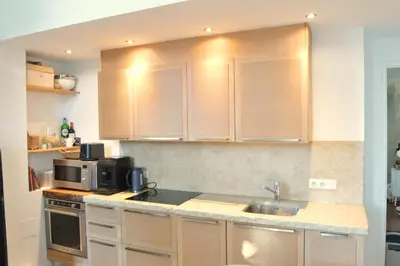 Cuisine ou kitchenette dans l'établissement Charming Apartment Cannes City Center and Beaches