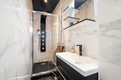 Salle de bains dans l'établissement Center palais