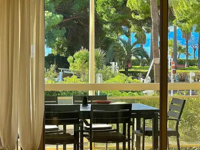 Jardin de l'établissement Luxurious 2-bedroom Pointe Croisette, Sea view, private parking