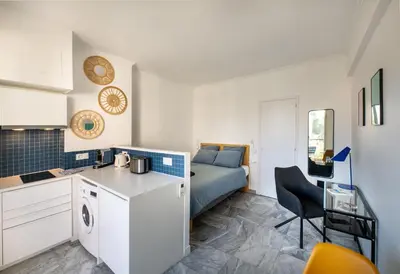 Cuisine ou kitchenette dans l'établissement L'Astrolabe - Studio - refurbished - seaside