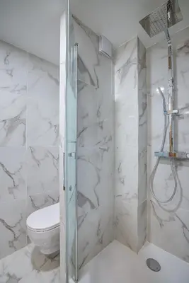 Salle de bains dans l'établissement Antibes proche de la plage ,Appartement lumineux et climatisé